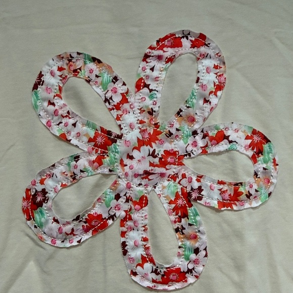 NWOT Online Boutique Floral Appliqué Beige Long Sleeve Top - Picture 6 of 11